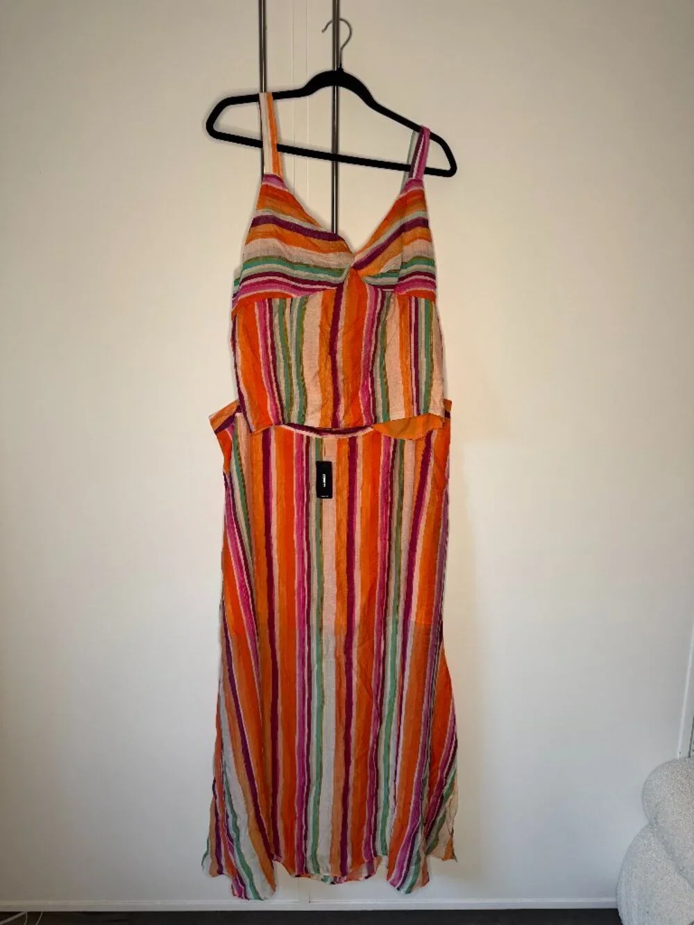Express Two Piece Set: Textured Striped V-neck Twist Front Tank + Textured Strip